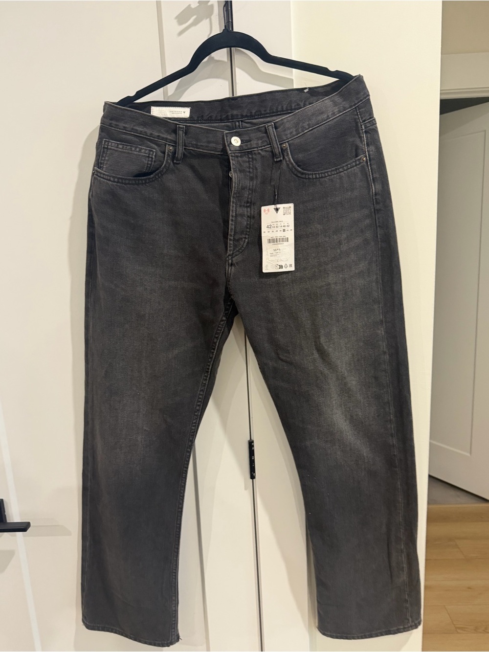 Zara women’s Jeans in Charcoal Black